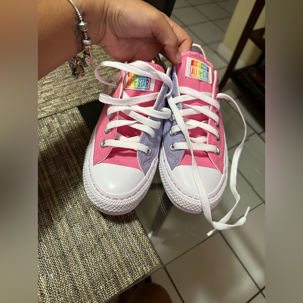 New converse .size 7 .